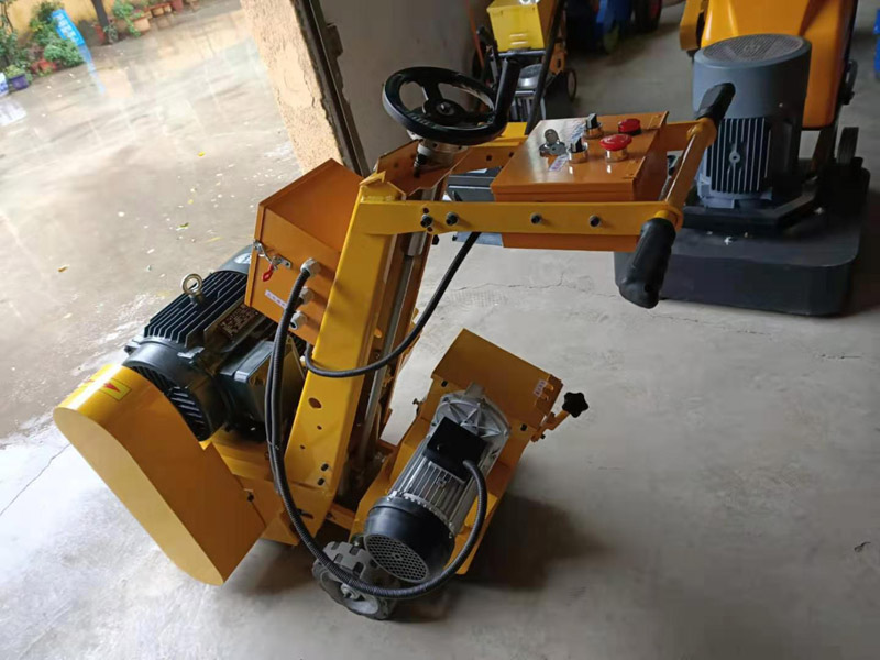 30自動行走式銑刨機